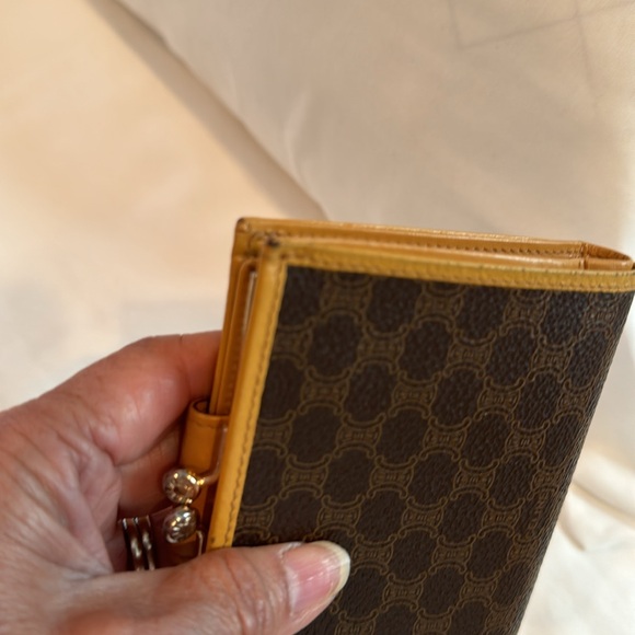 Celine Compact Kiss-Lock  Wallet light Cognac edging with Brown. 4 1/2”x 3 1/2” - Picture 15 of 15